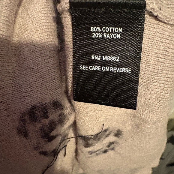 121- Torrid Gray Skull Pattern long Cardigan - Picture 4 of 4